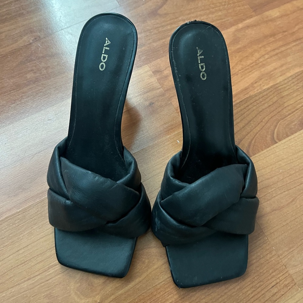 Black heels (ALDO)